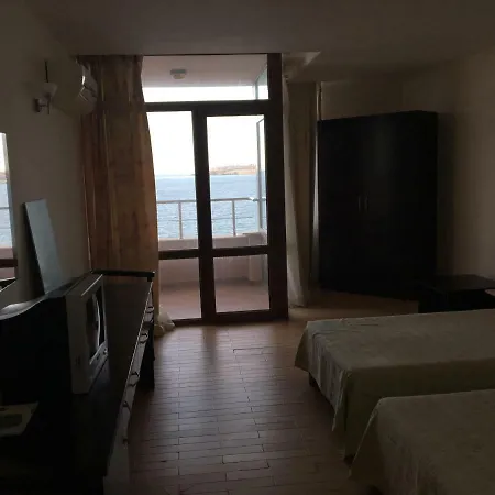 Апартамент Созопол С Паркомясто Appartement *