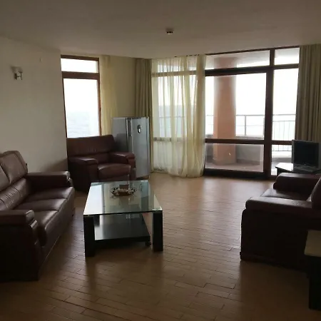 Апартамент Созопол С Паркомясто Appartement