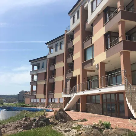 Апартамент Созопол С Паркомясто Appartement *